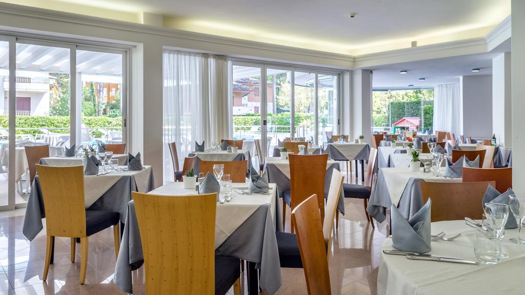 Hotel Smeraldo Линьяно-Саббьядоро Экстерьер фото